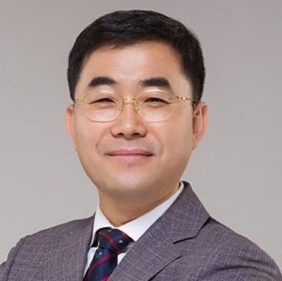 이치운 작가.