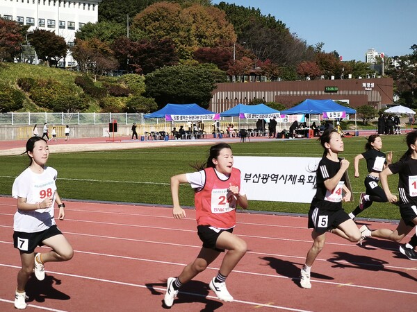 제14회 '부산 초·중학생 육상 챌린지' 대회 성황